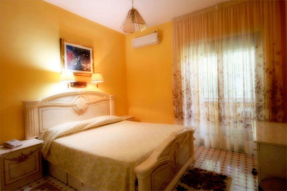Hotel Cavour Sorrento Exterior foto